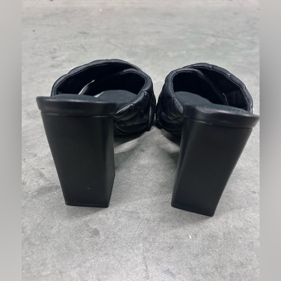 New Black Criss Cross Quilted Mule Block Heels - Picture 12 of 12